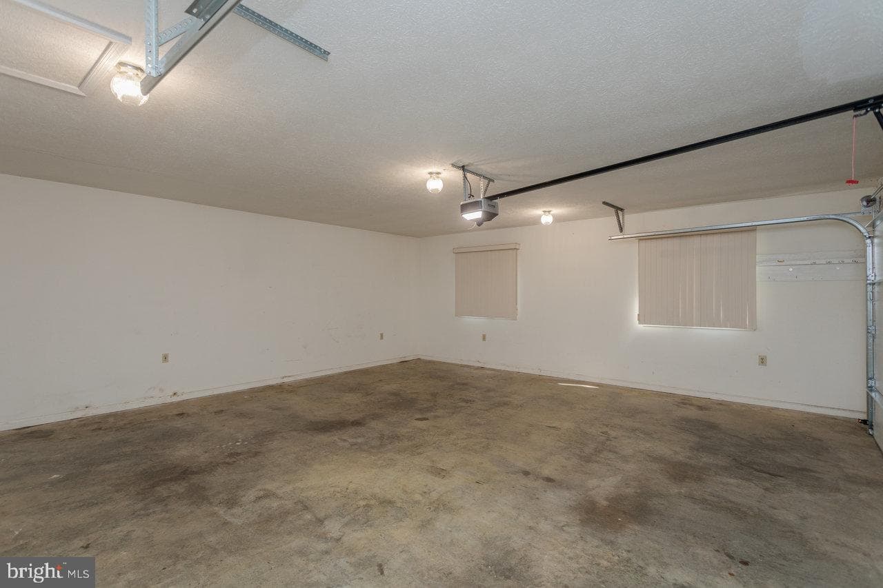 624 Erickson Avenue photo 54