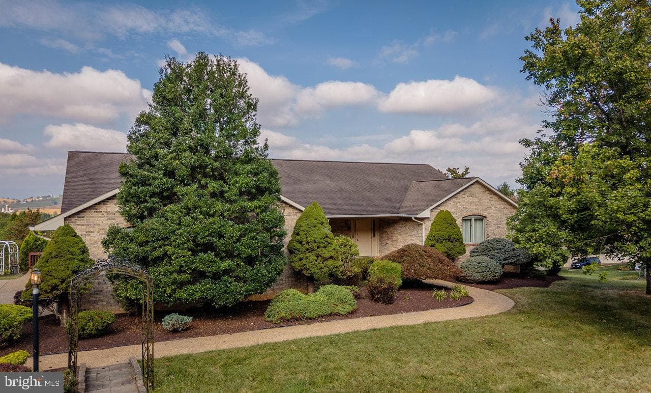 624 Erickson Avenue photo 56