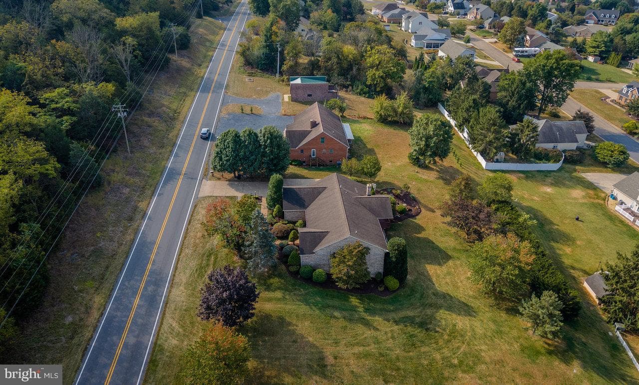 624 Erickson Avenue photo 61