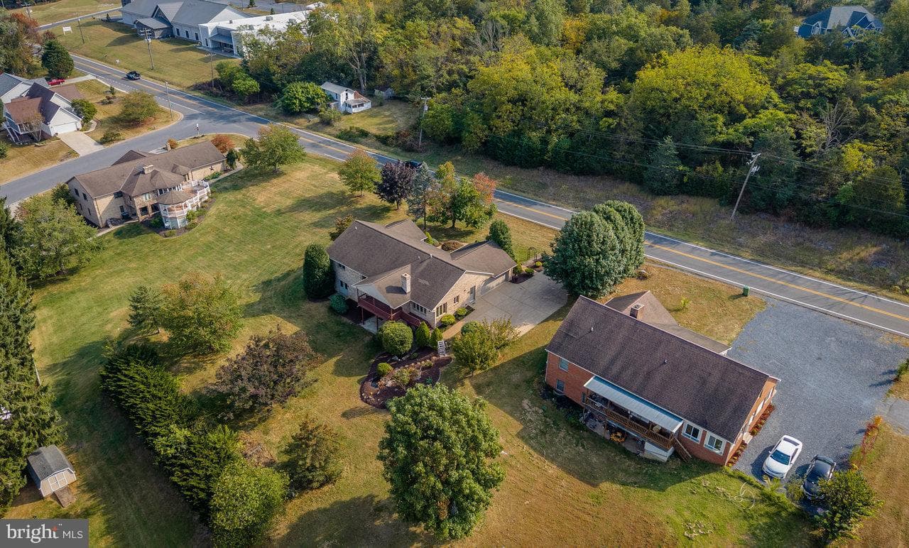 624 Erickson Avenue photo 64