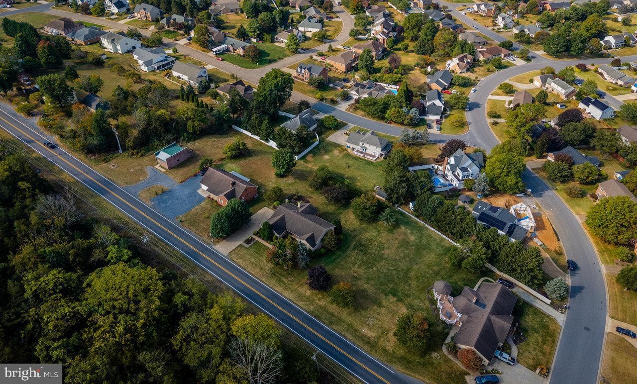 624 Erickson Avenue photo 72