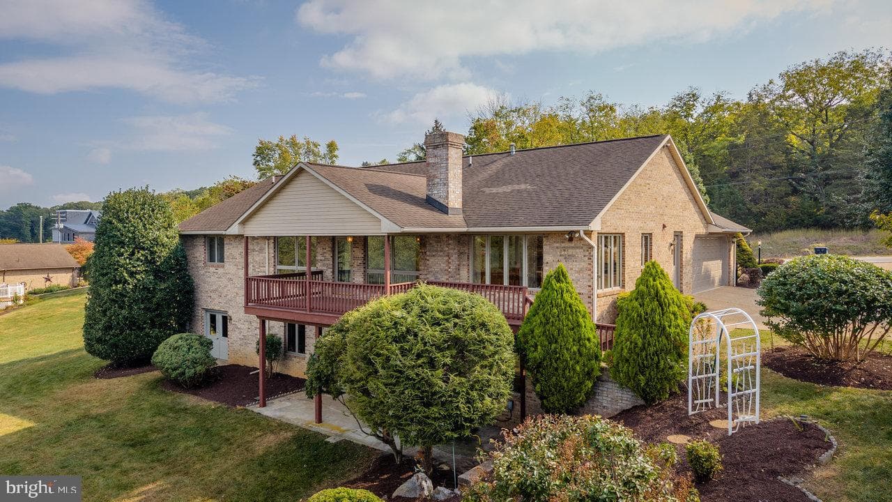 624 Erickson Avenue photo 74