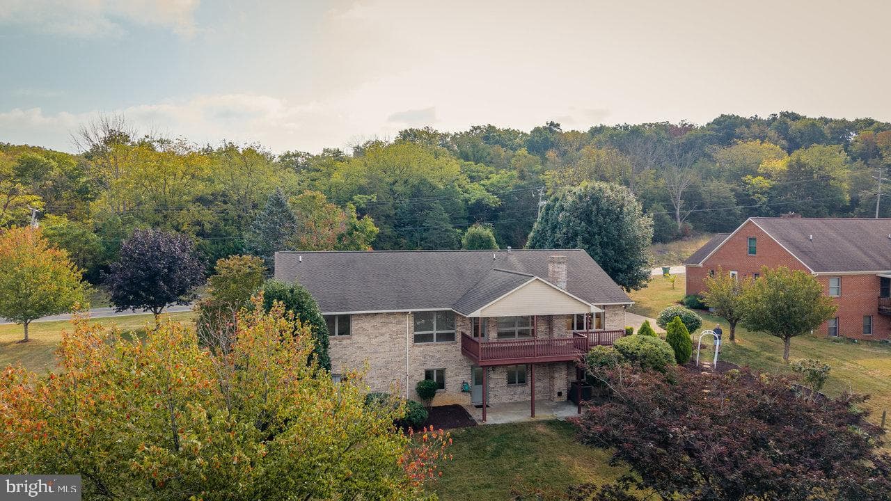 624 Erickson Avenue photo 75