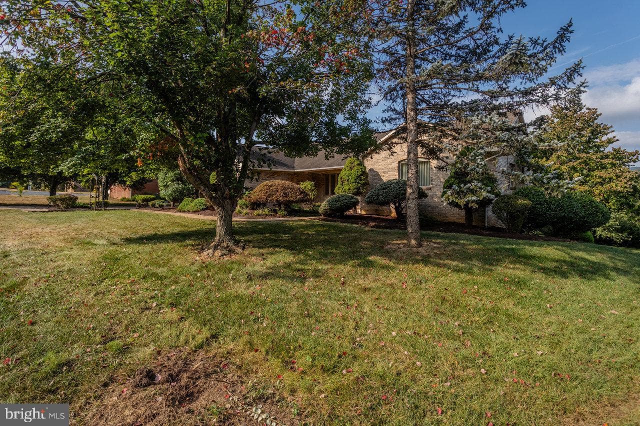 624 Erickson Avenue photo 83
