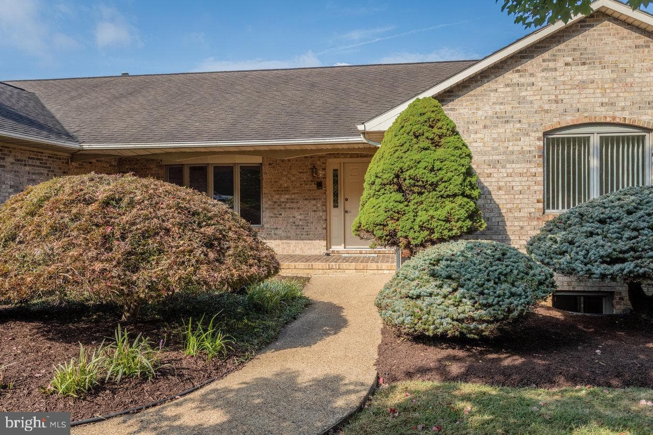 624 Erickson Avenue photo 84