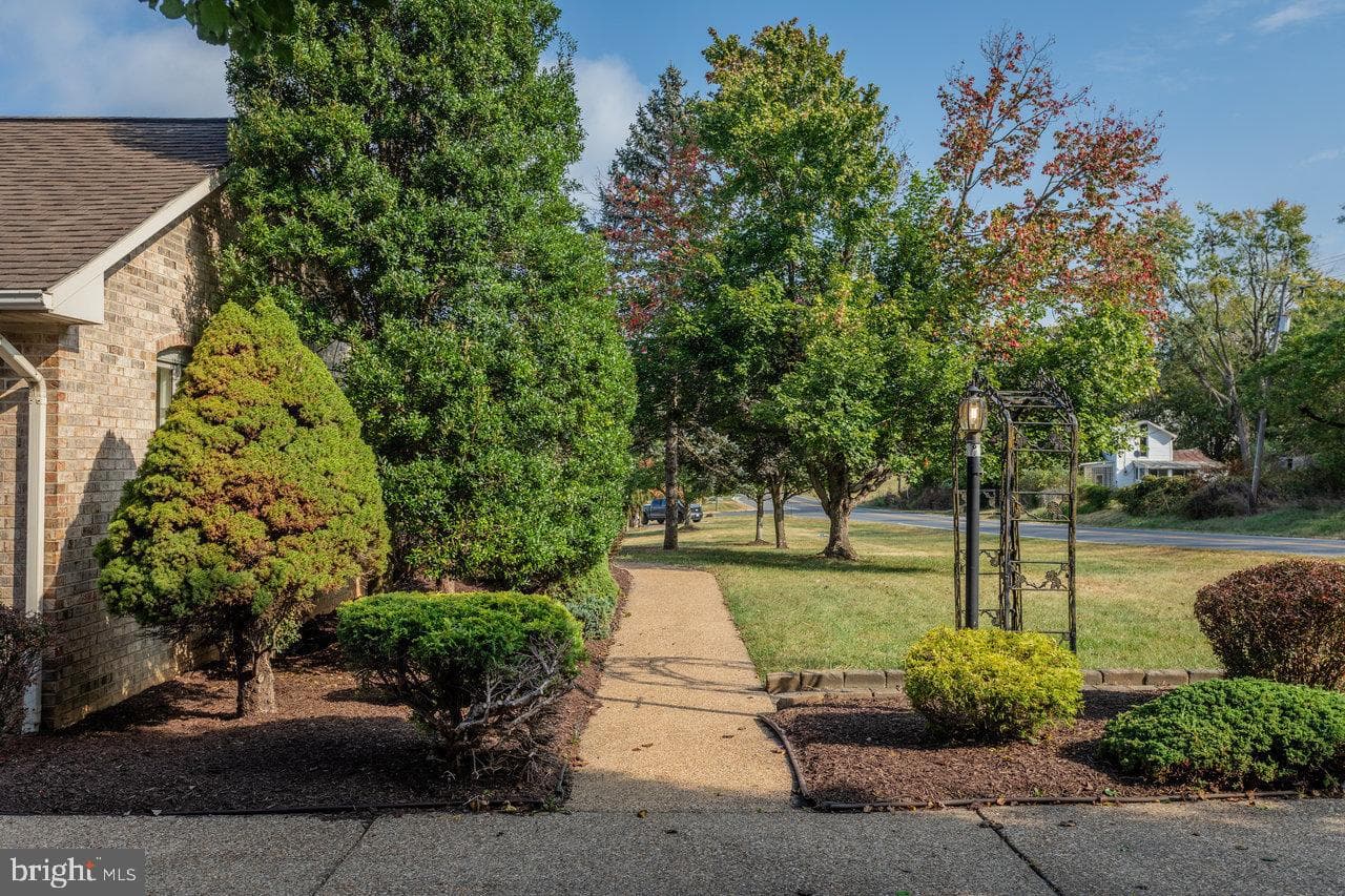 624 Erickson Avenue photo 85