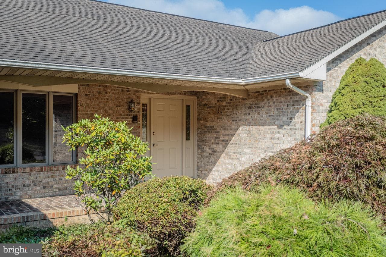 624 Erickson Avenue photo 91