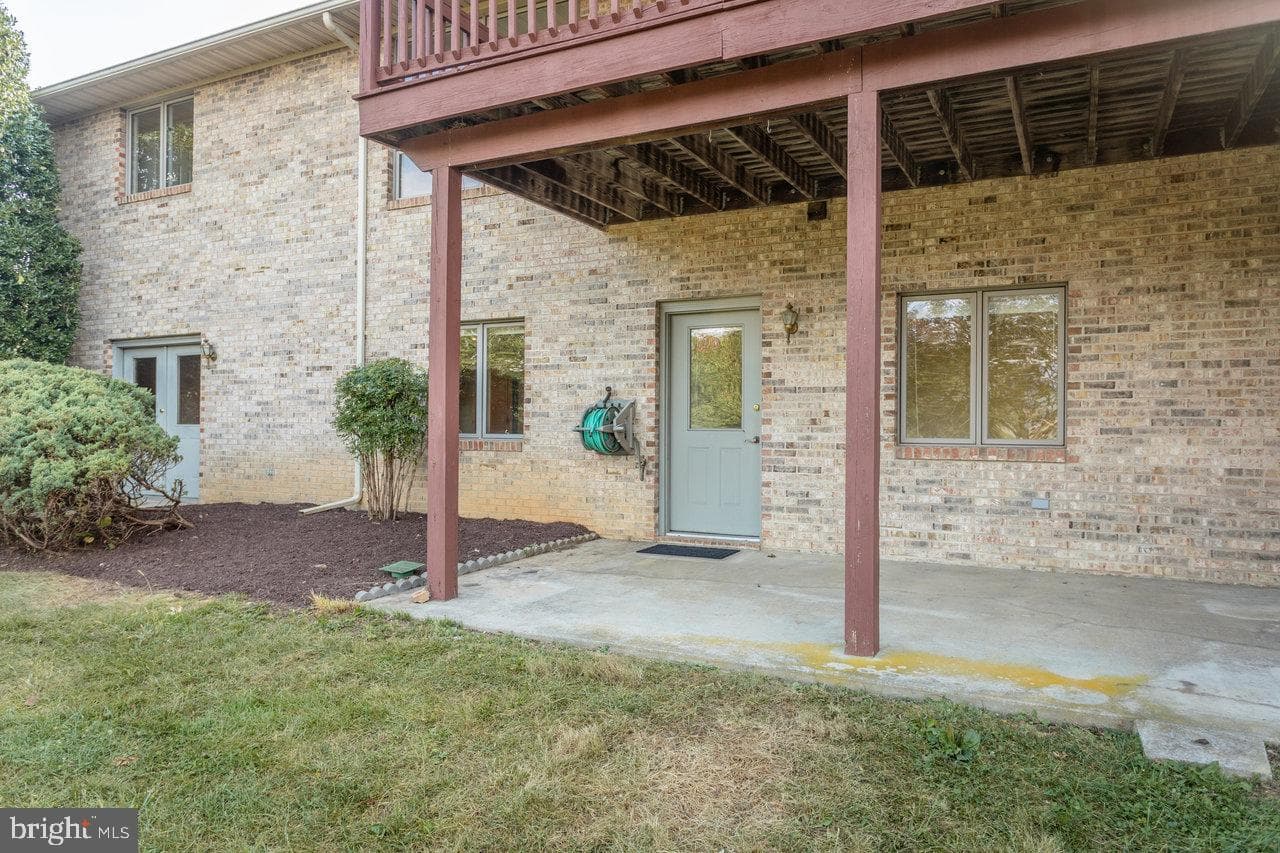 624 Erickson Avenue photo 93