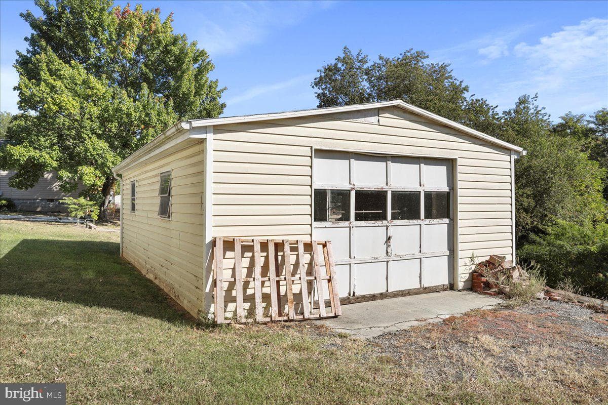 8700 Lacey Heights Avenue photo 29