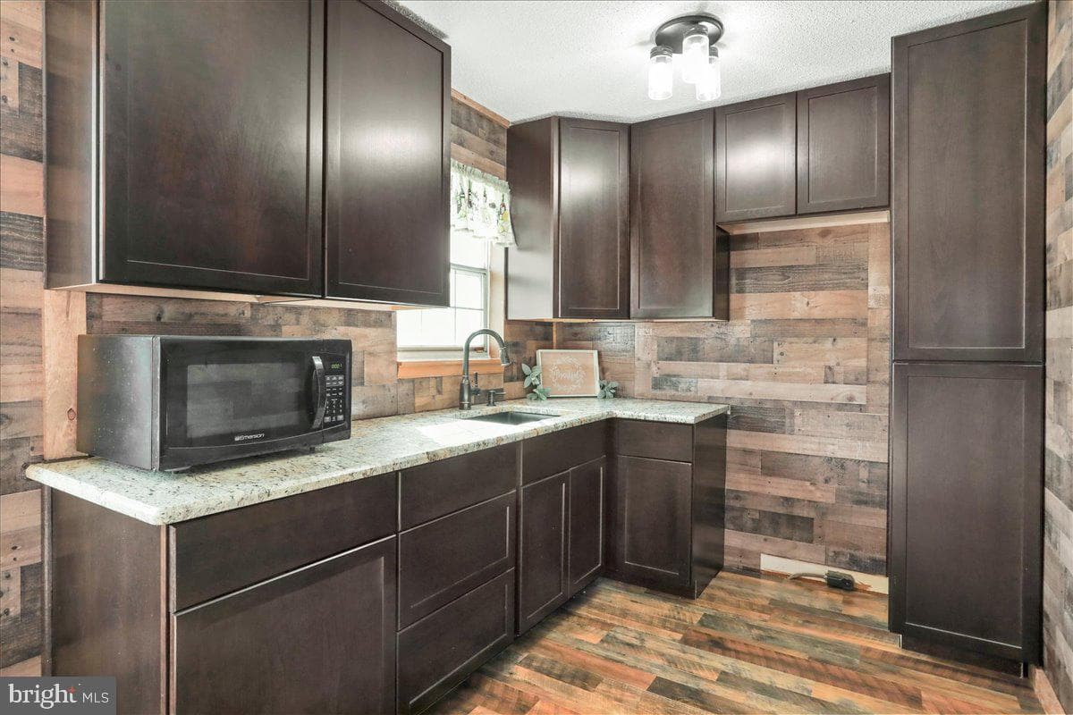 8700 Lacey Heights Avenue photo 3