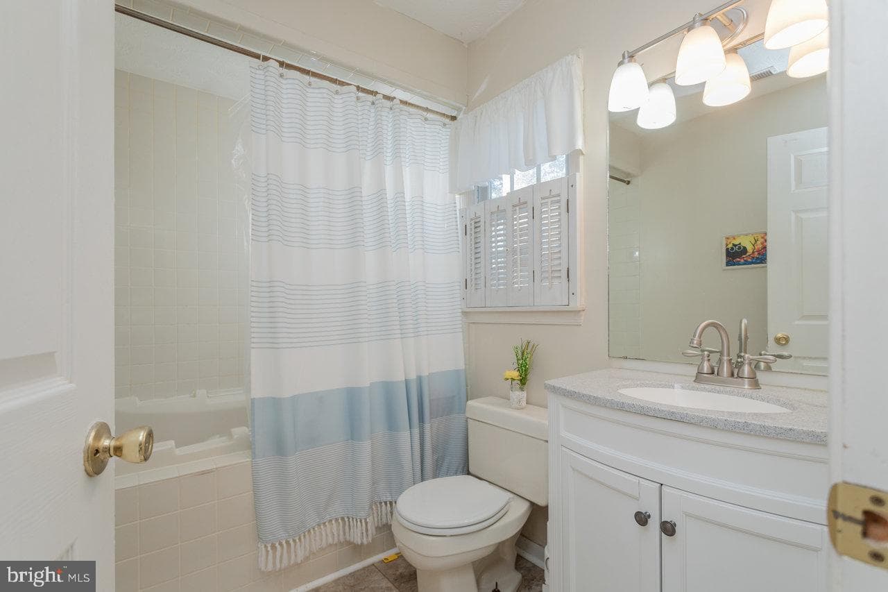 1480 Bluewater Road photo 25