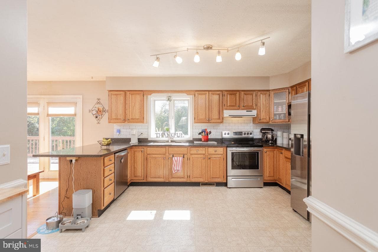 1480 Bluewater Road photo 7