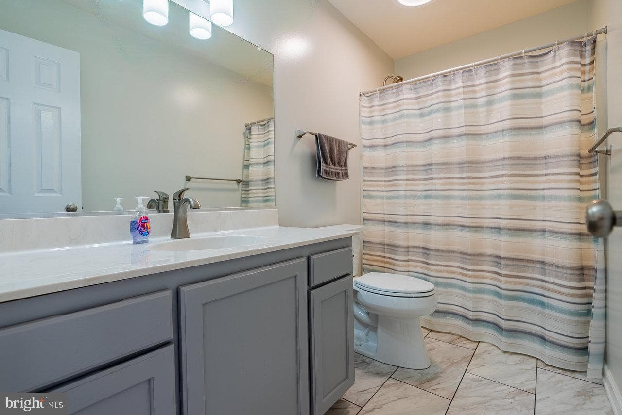 704 17th Street photo 32