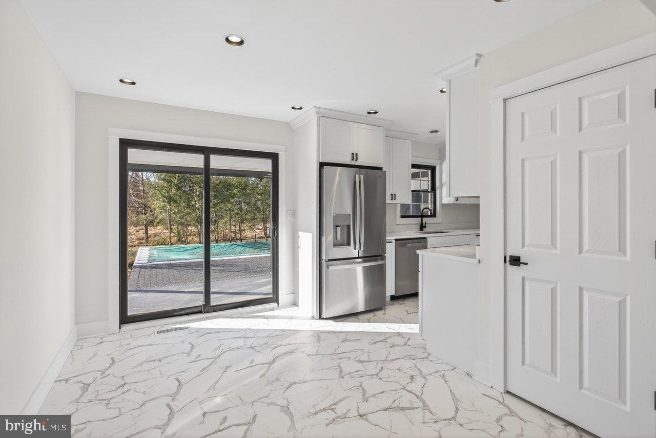 4634 Shen Lake Drive photo 9