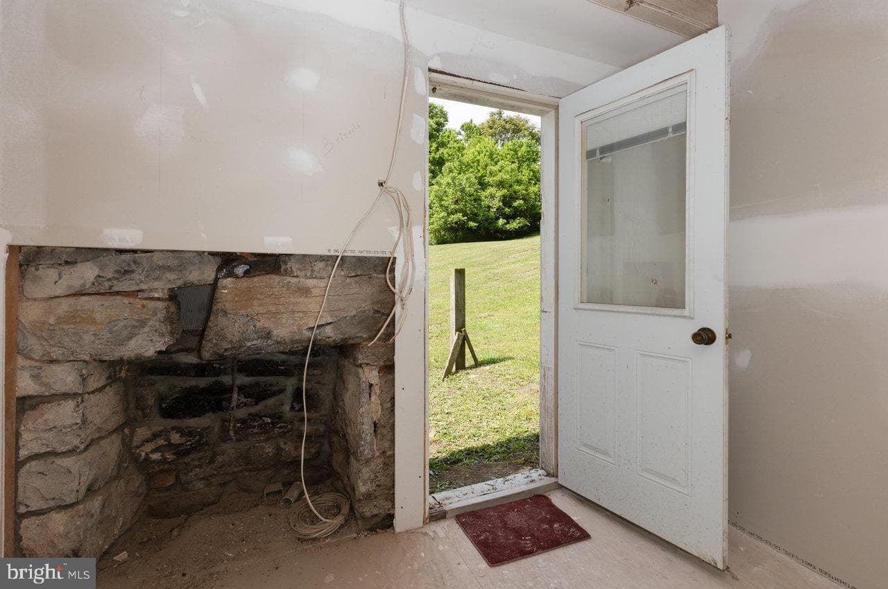 13573 Cooley Spring Ln photo 8
