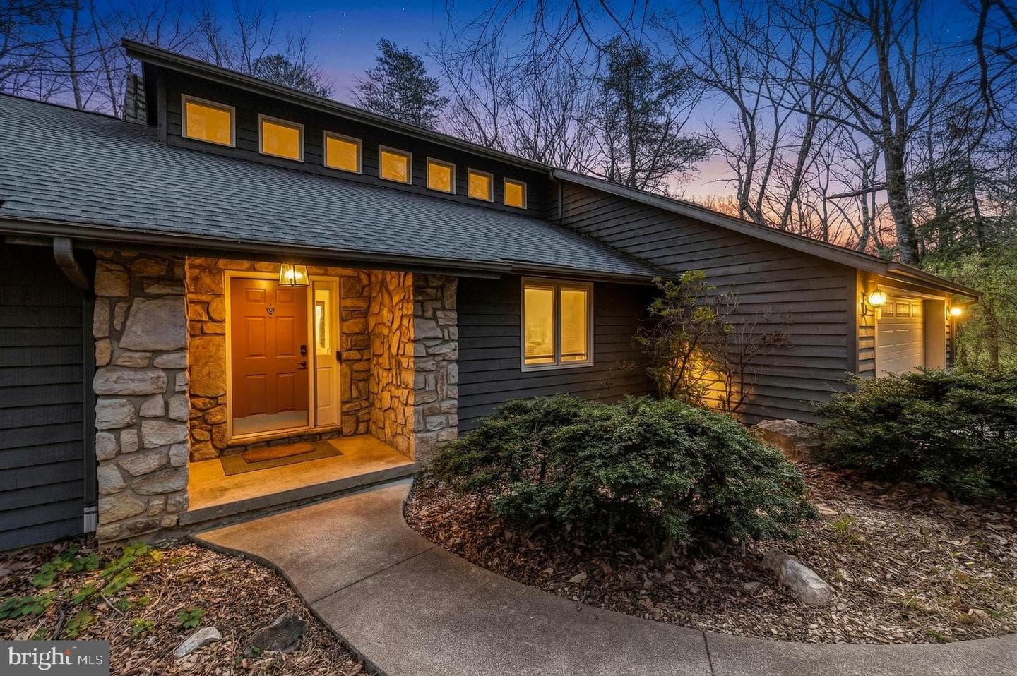 3229 Hopkins Drive photo 2