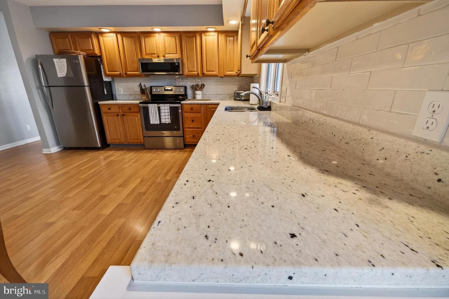 3229 Hopkins Drive photo 8