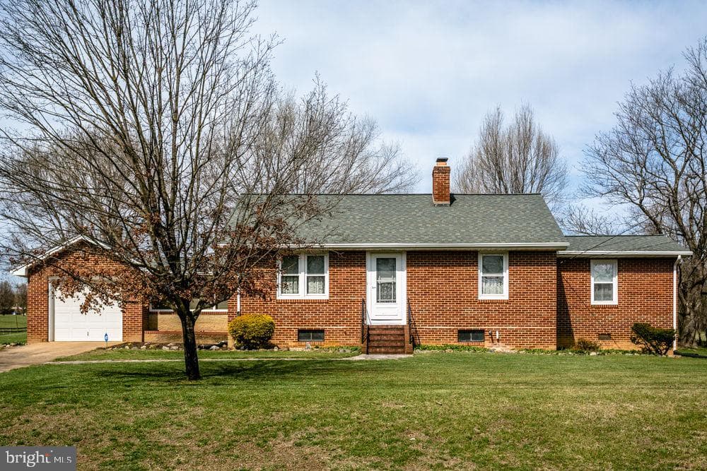8635 North Valley Pike