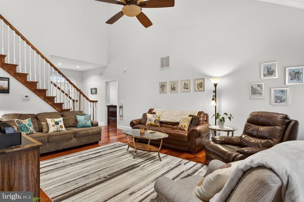 580 Regiment Road photo 17