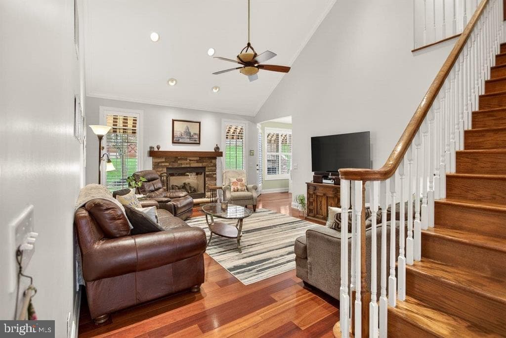 580 Regiment Road photo 18