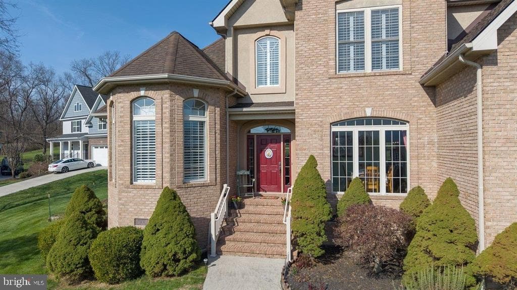 580 Regiment Road photo 2