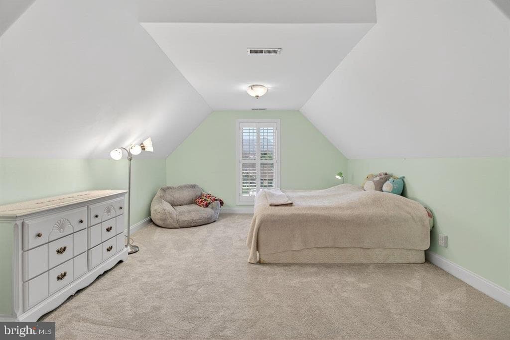 580 Regiment Road photo 48