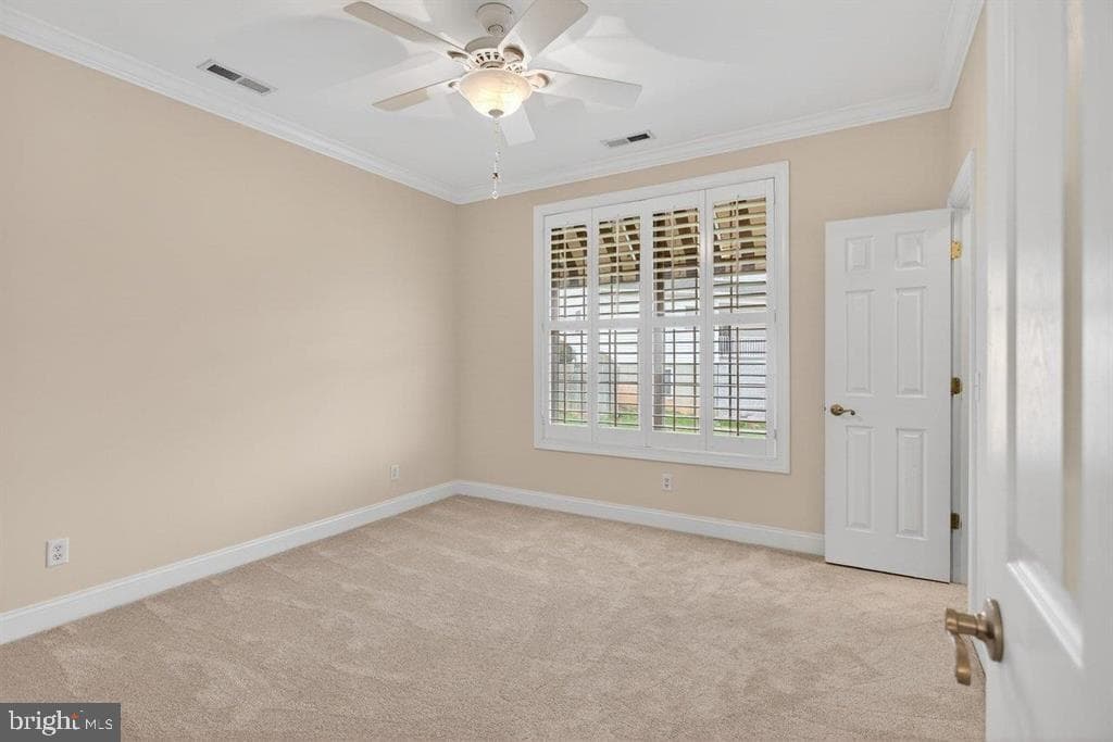 580 Regiment Road photo 52