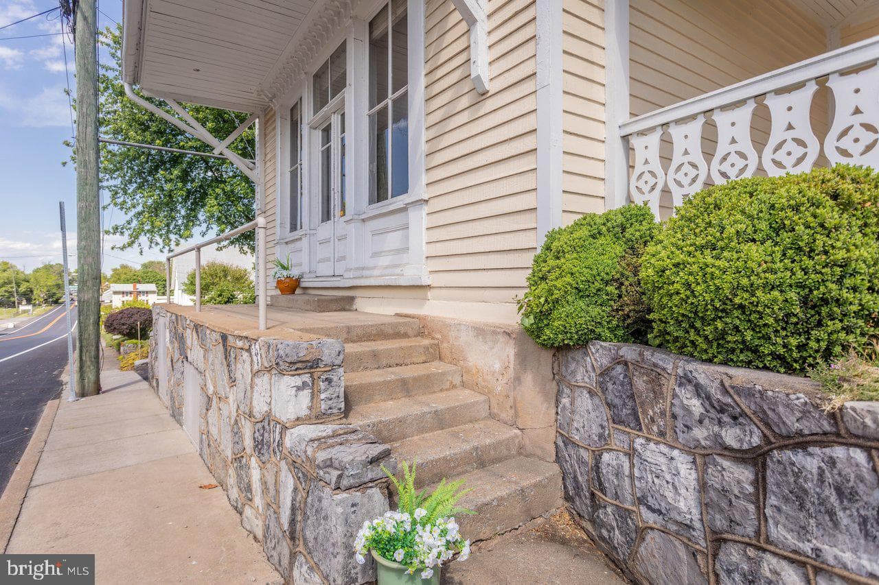 222 N Main Street photo 16