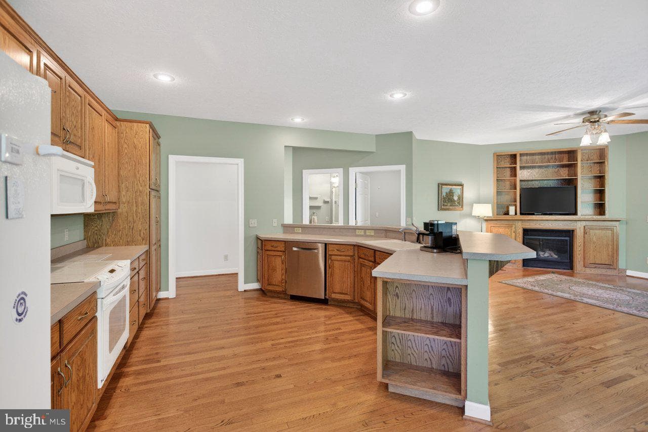 855 Wild Cherry Lane photo 36