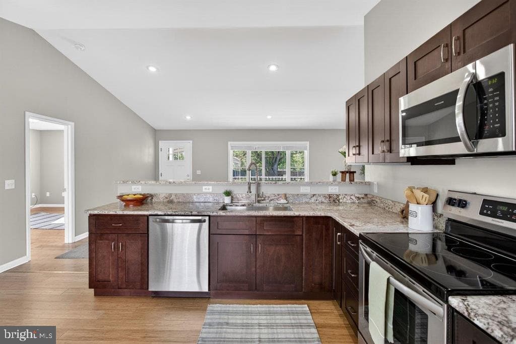 357 W Springbrook Road photo 11
