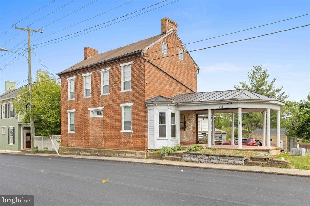 242 S South Main Street photo 5