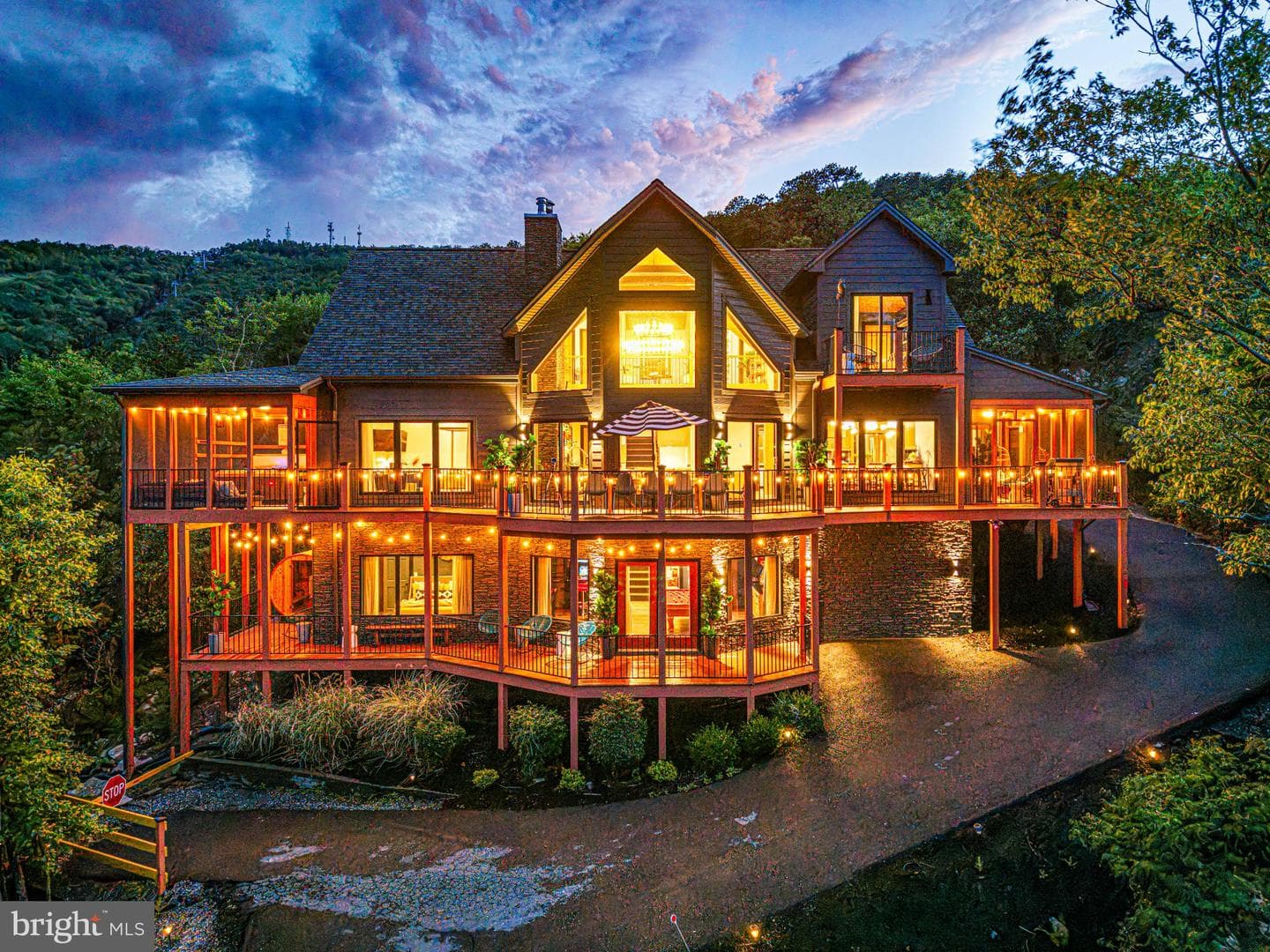 780 Rainier Road photo 3