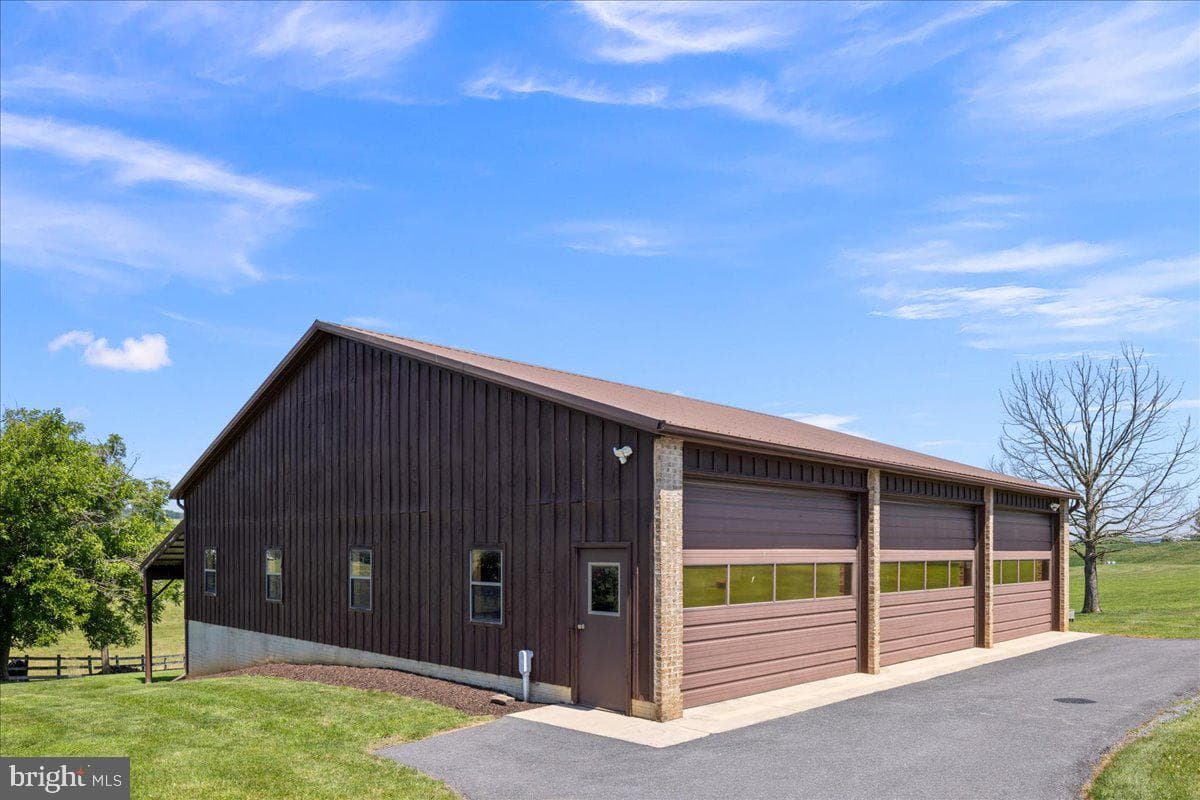 3466 Retreat Lane photo 2