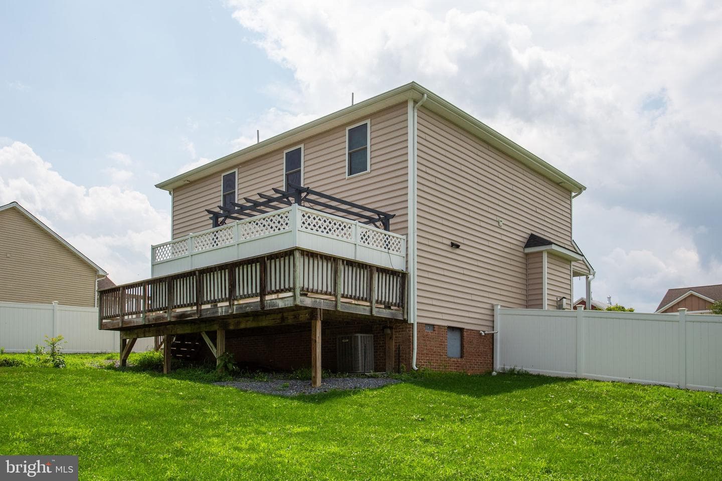 315 Rustic Avenue photo 17