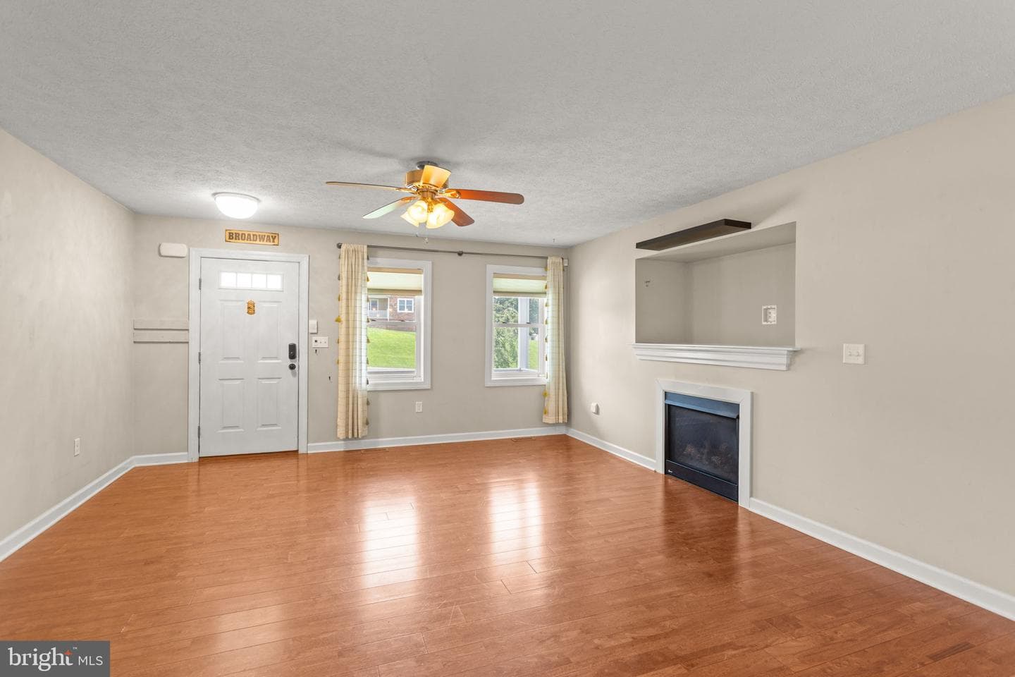315 Rustic Avenue photo 3