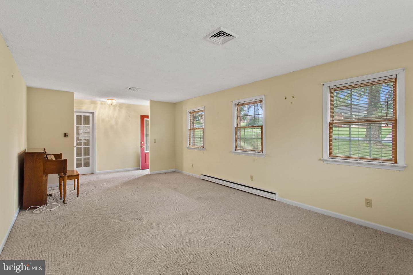 206 Belmont photo 11