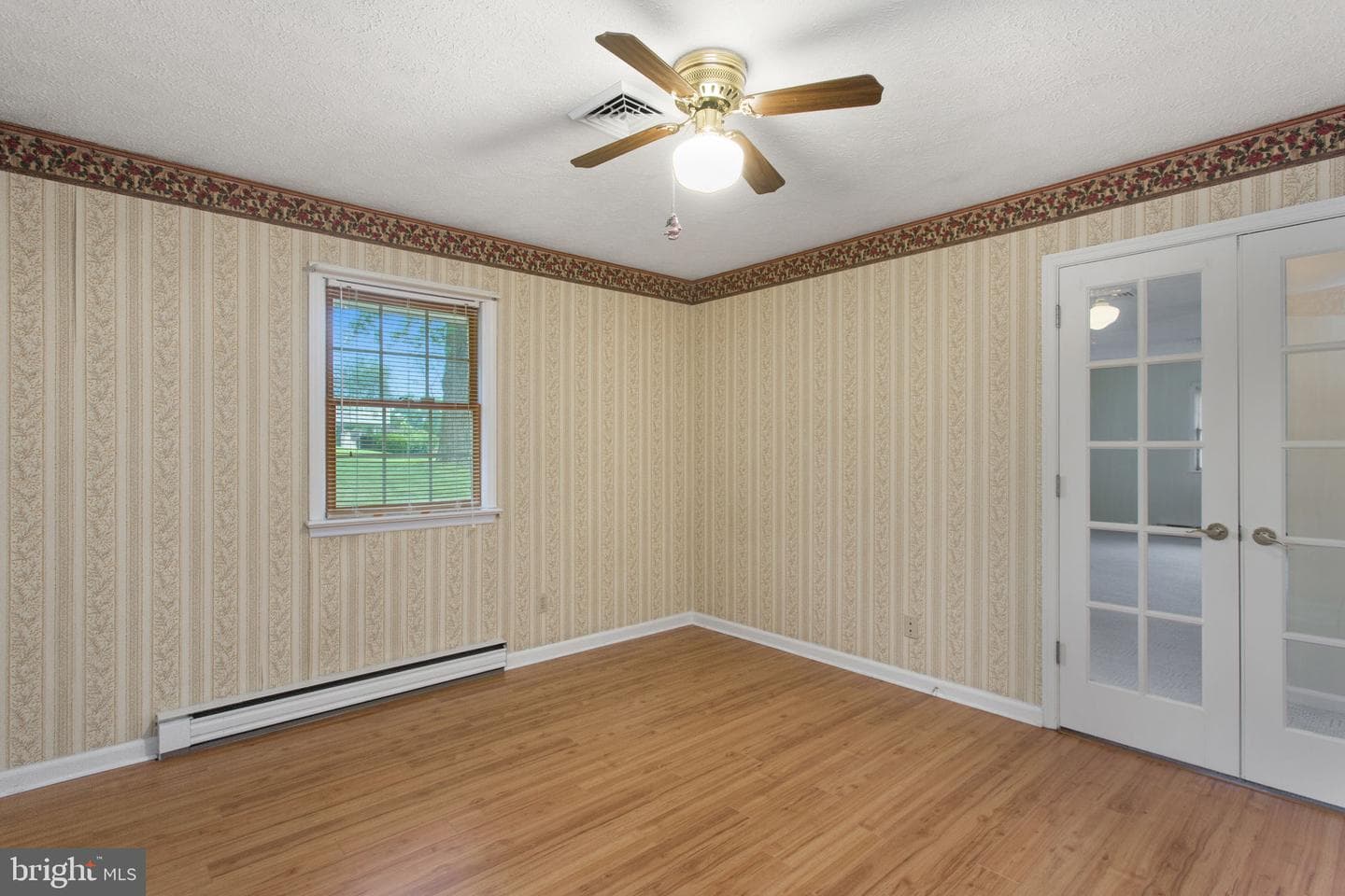 206 Belmont photo 15