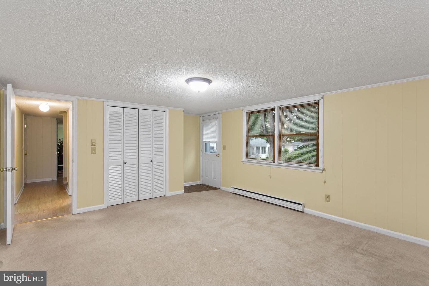 206 Belmont photo 23