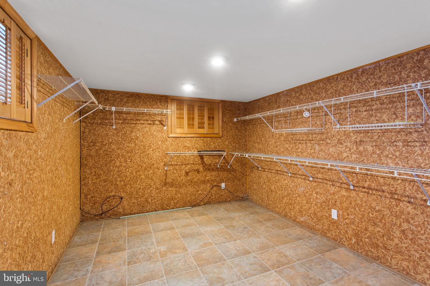 206 Belmont photo 24