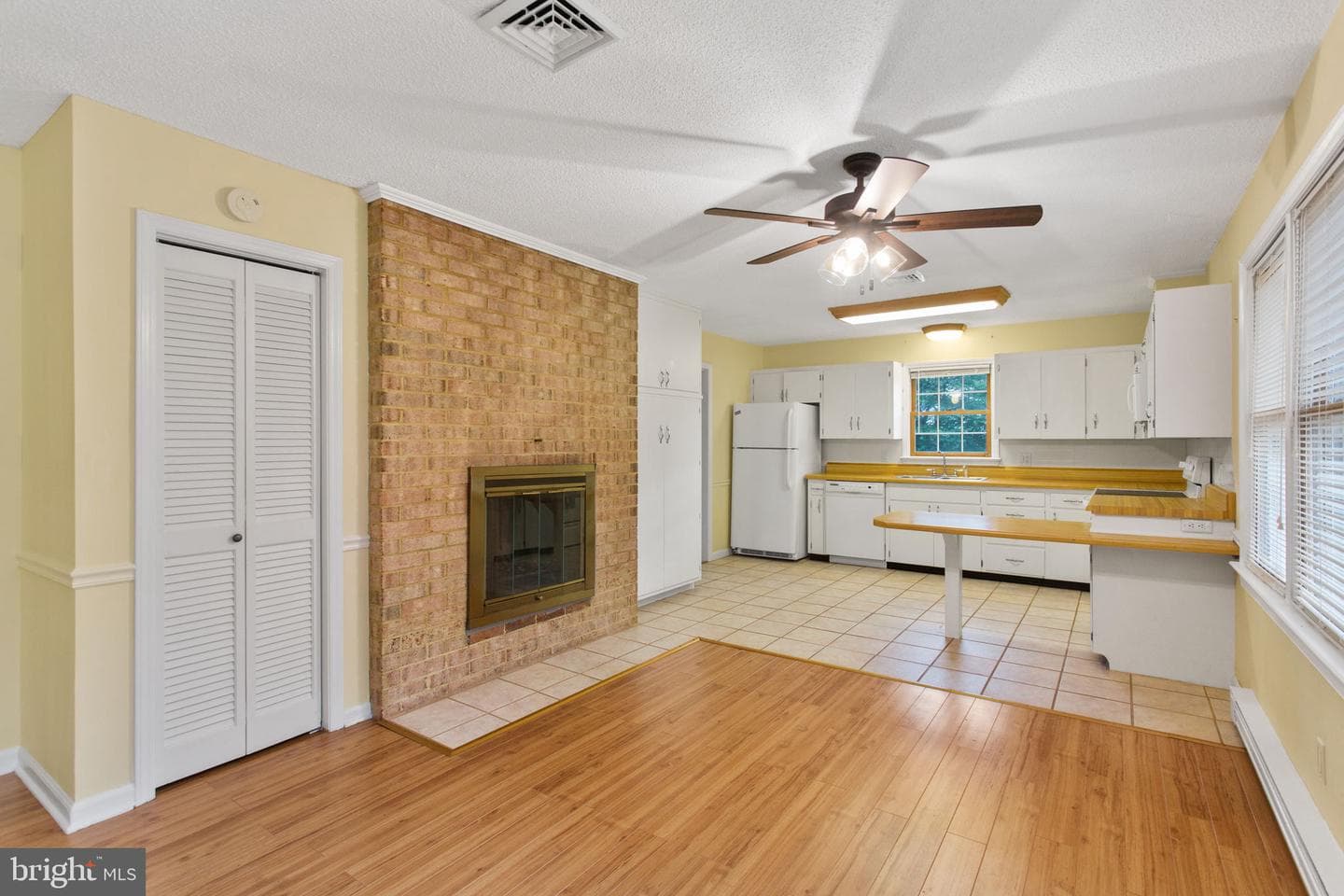 206 Belmont photo 7
