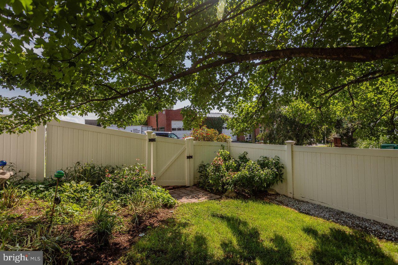 125 Mason Street photo 63
