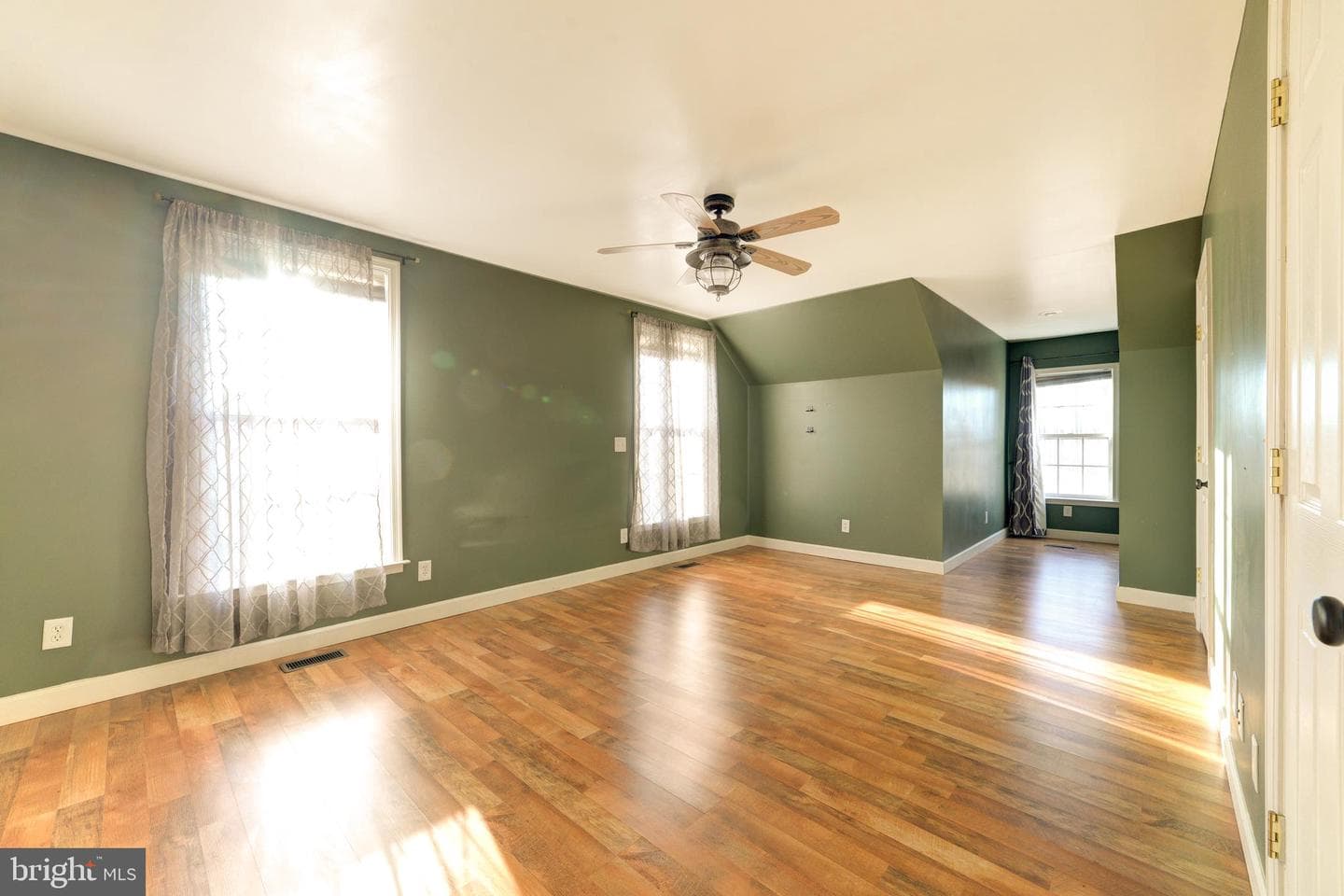 14555 Lee Highway photo 17