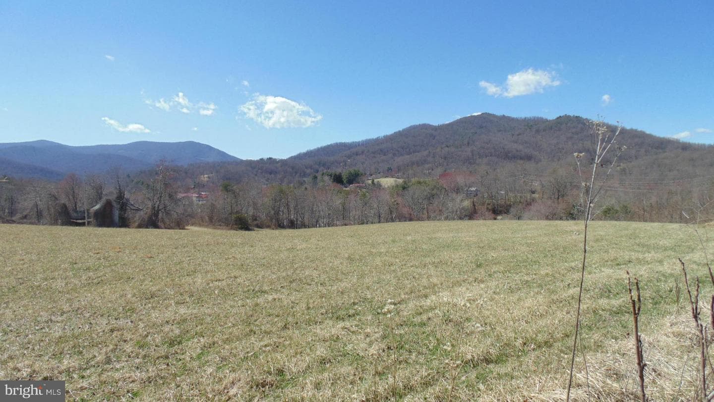1001 Woodward Road photo 2