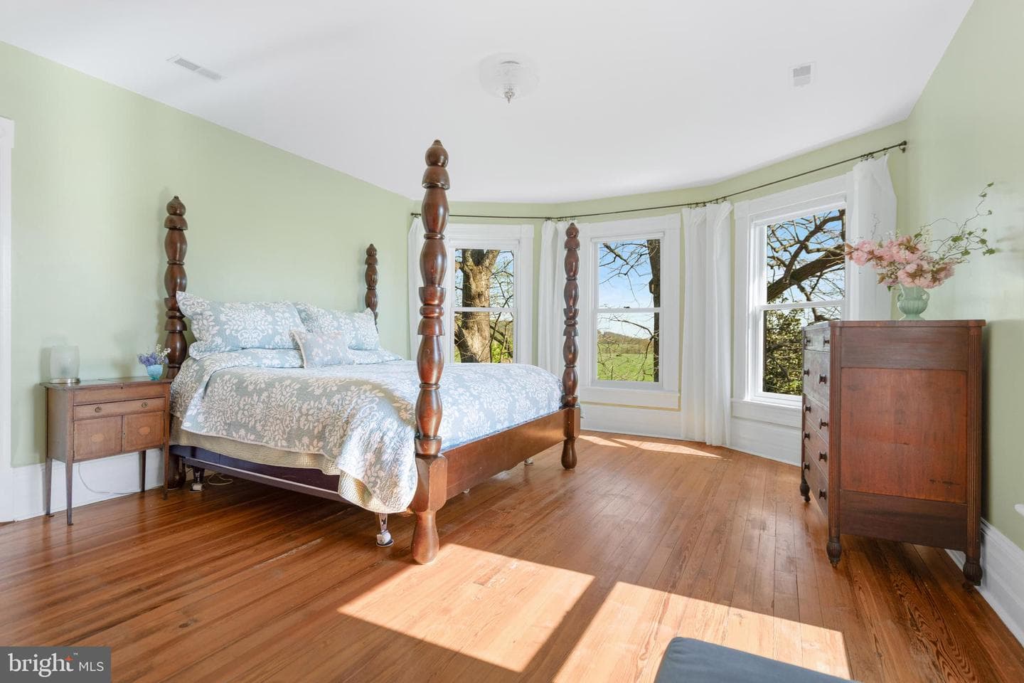 873 Hawlin Road photo 10