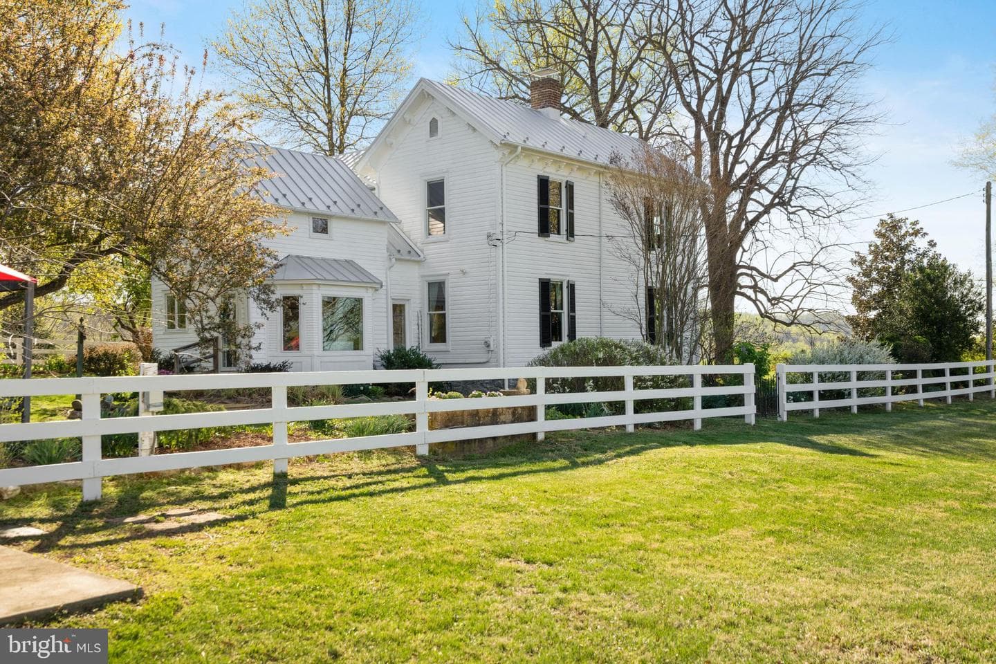 873 Hawlin Road photo 6