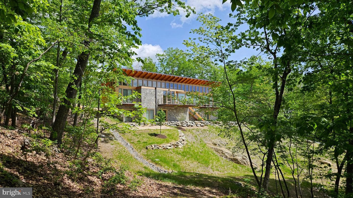 559 Bessie Bell Mountain Road, Castleton