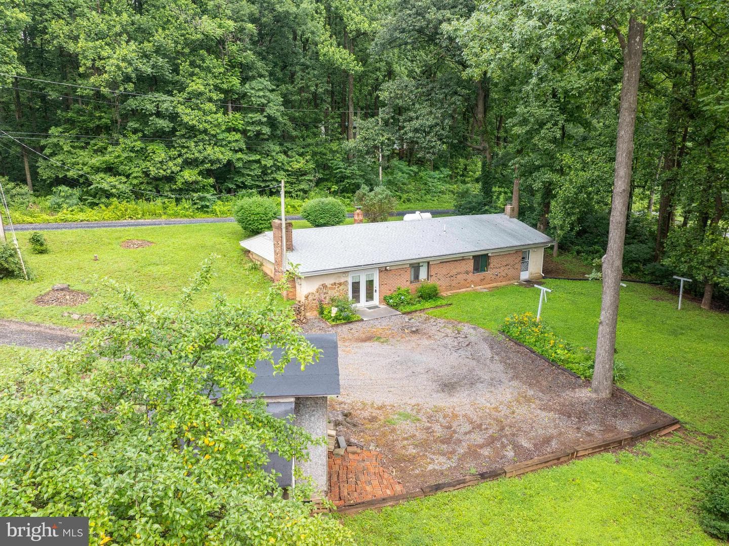 112 Highland Way photo 3