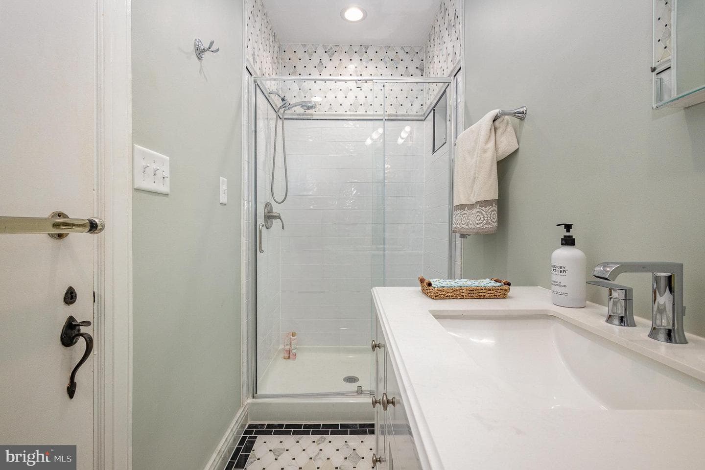 515 Mount Salem Avenue photo 24