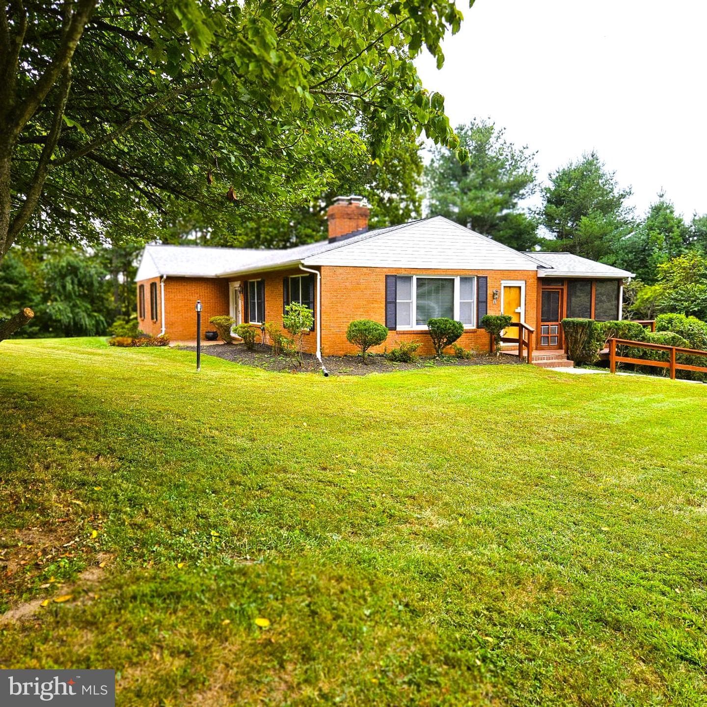 7 Skyline Lane photo 2