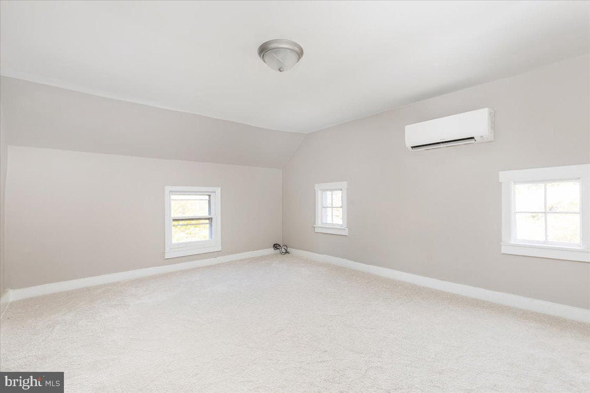 13886 Crest Hill Road photo 16